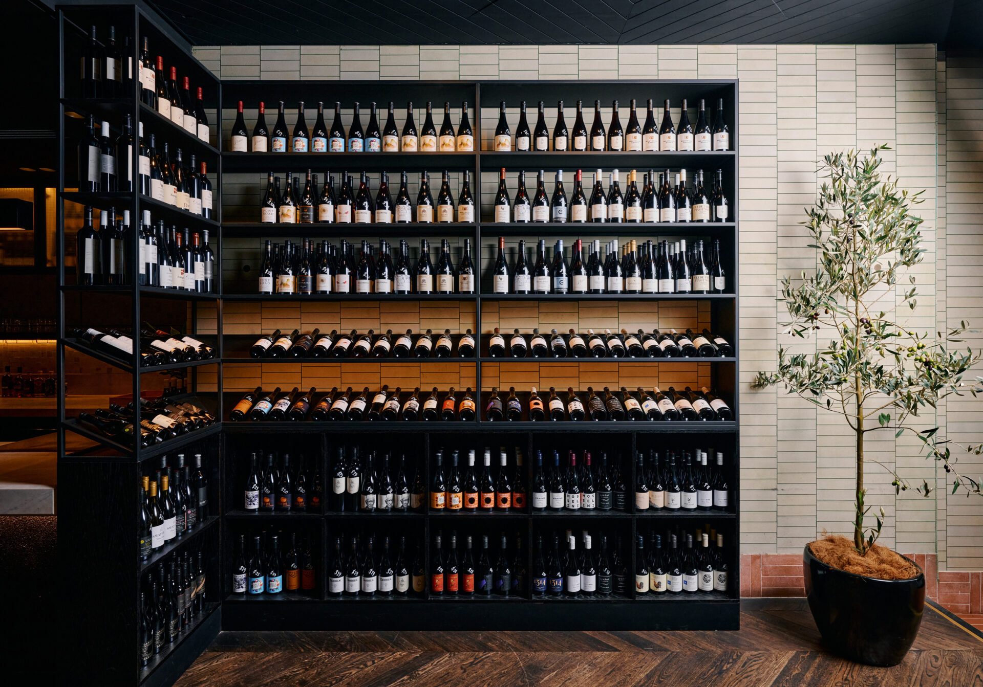RM-Sitecare-Gusto-Wine-08